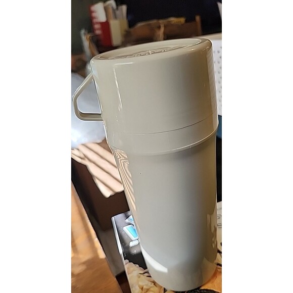 Vintage Aladdin Beige Thermos Bottle w/ Handle Retro 70s80s Lunchbox Drink Jug - Picture 1 of 6